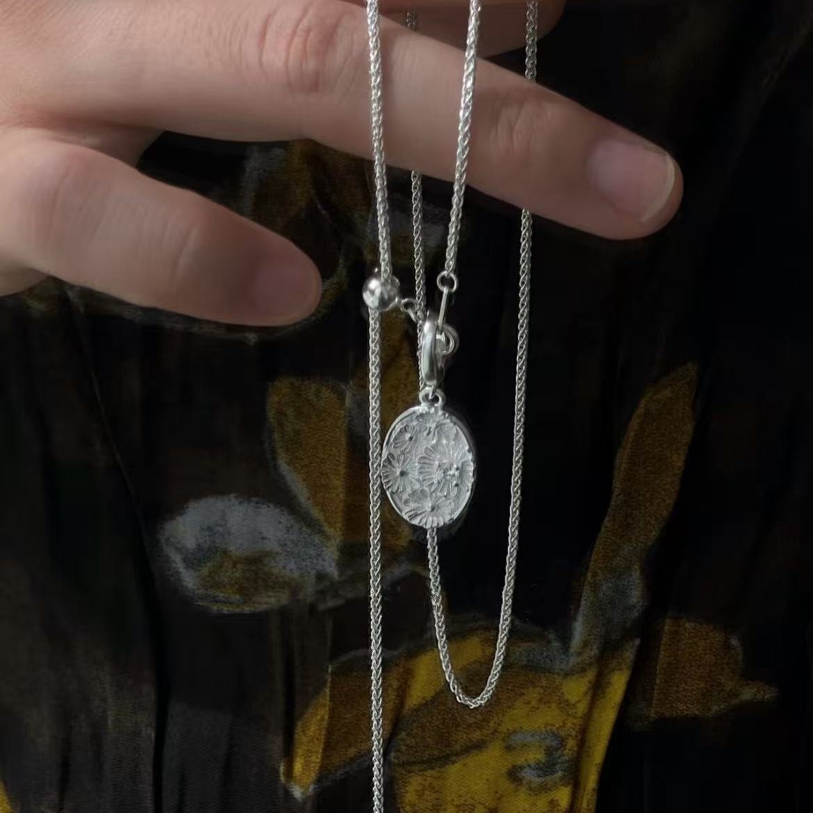 S925 Sterling Silver Necklaces - Birth Flower Necklace 评论和价格